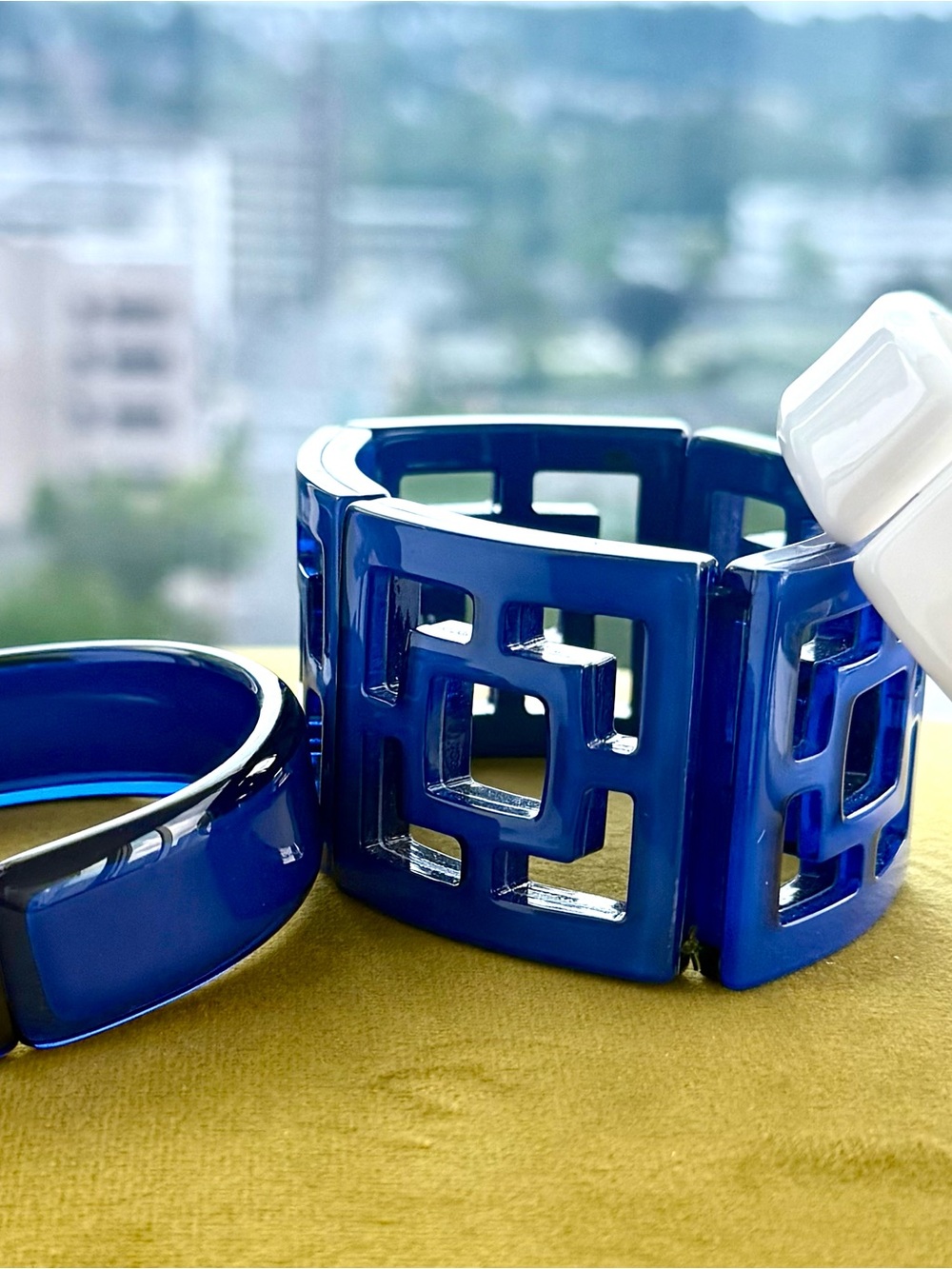 Blue Ceramic/Acrylic Smart Bracelet - Fashionable Wearable